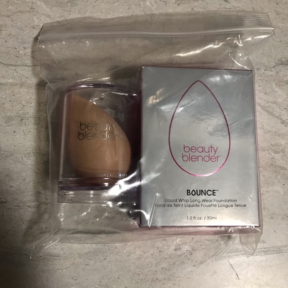 BEAUTYBLENDER Liquid Whip Foundation Sponge 3.2 W - Picture 14 of 16